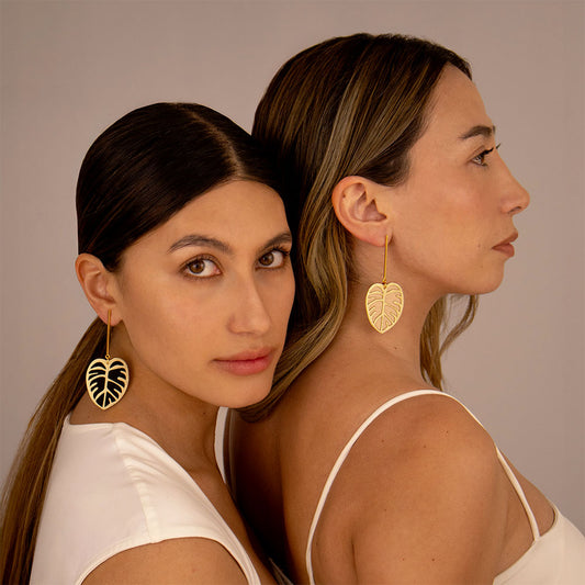 aretes-balazo-tubo-hoja-textil-negro-beige-modelos