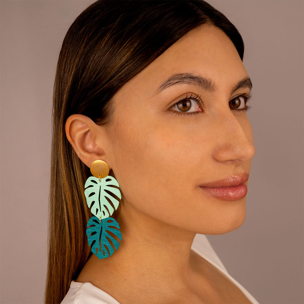 monstera-verde-aretes-para-mujer-modelo