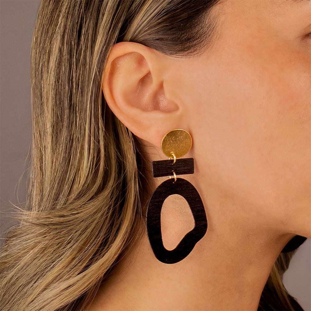 aretes-oleaje-textil-negro-detalle