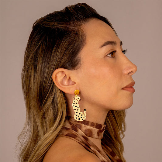 aretes-leopardino-minimalina-dorado-modelo