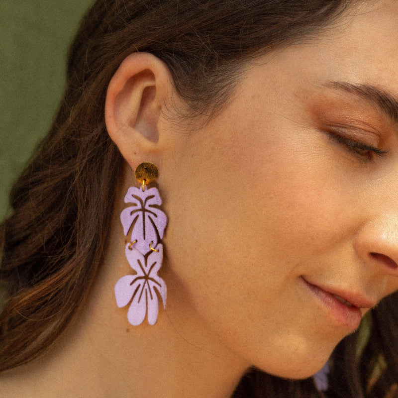 aretes-hawai-flor-textil-minimalina-lavanda
