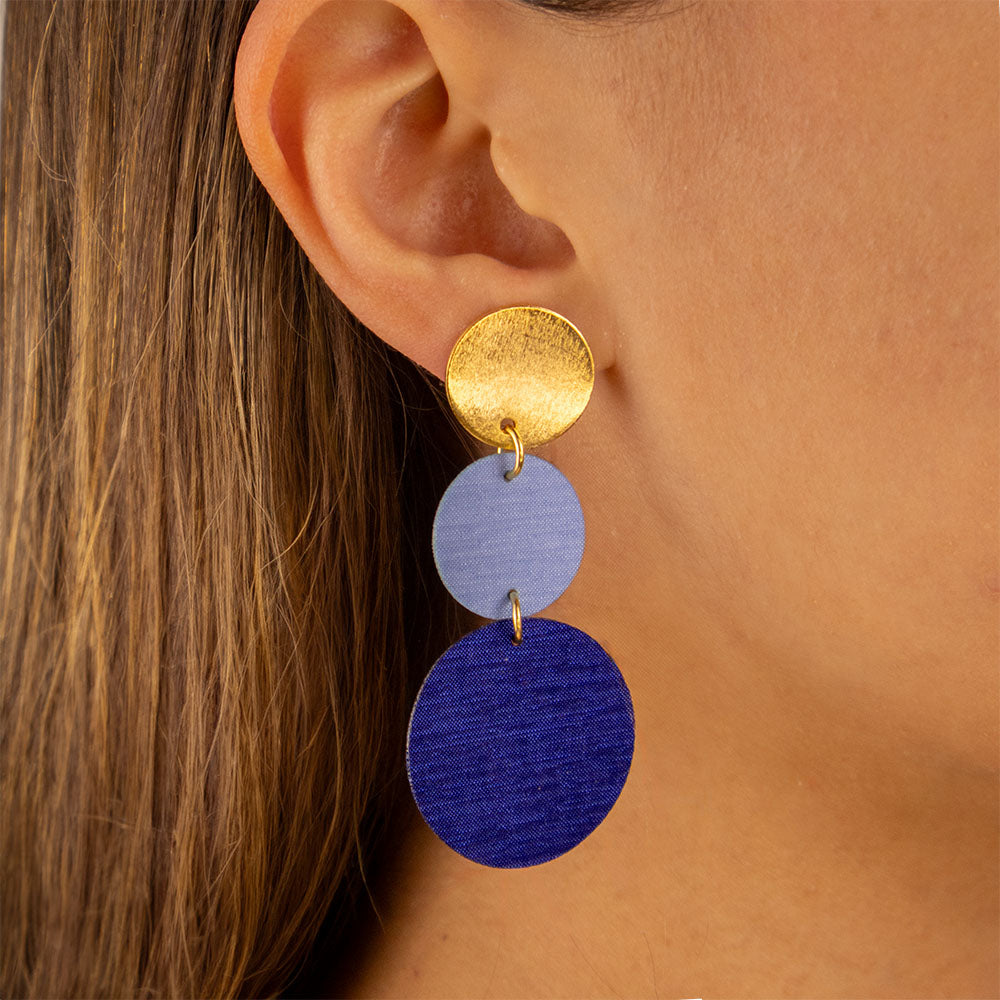 detalle-textil-aretes-deco-azul-accesorios-colombia.jpg