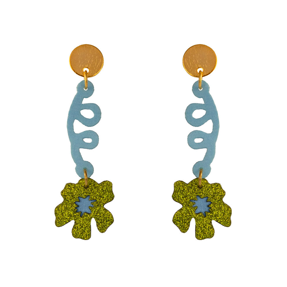 Aretes azules con verde de flores