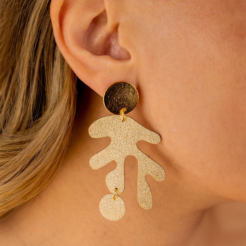 aretes-matisse-figura-asimetrica-dorado-modelo