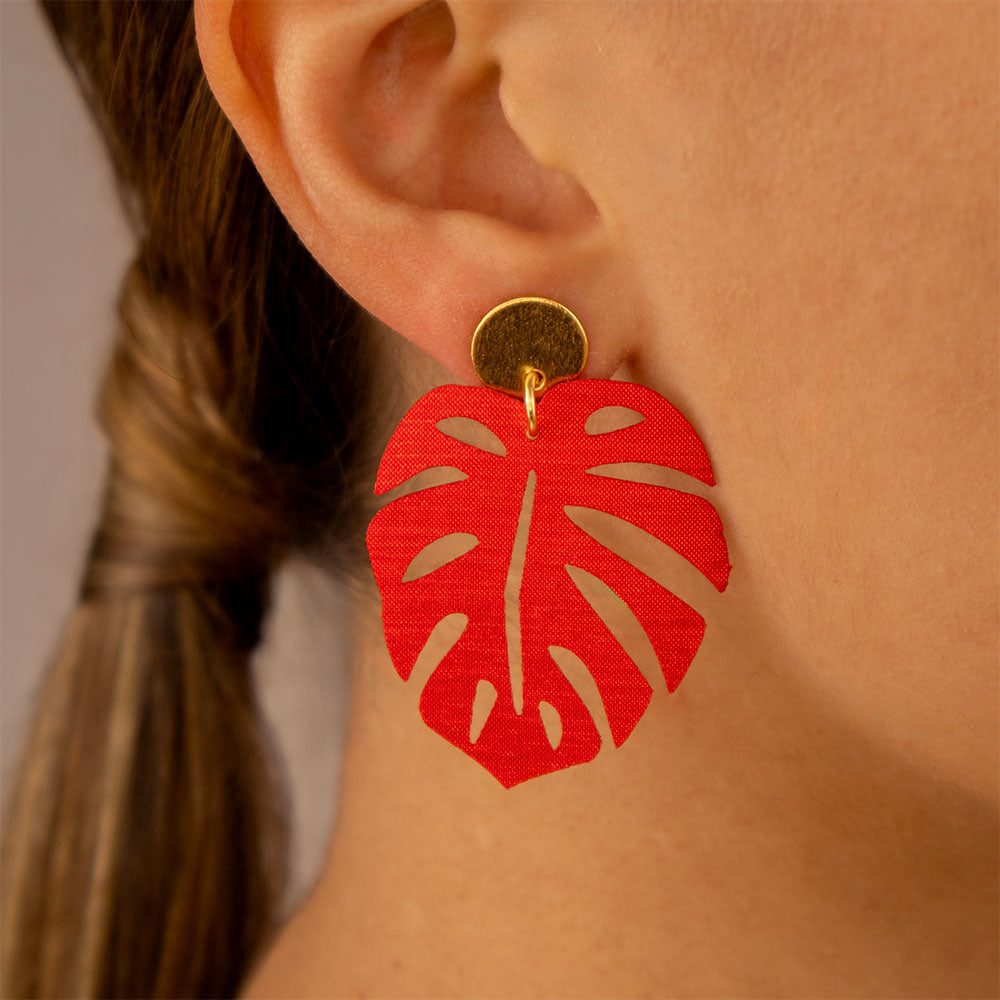 aretes-monstera-topo-detalle-rojo