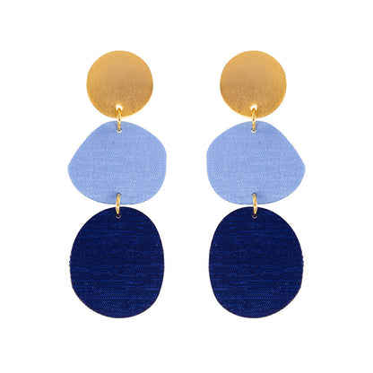 aretes-cauce-asimetricos-azul-fondo-blanco