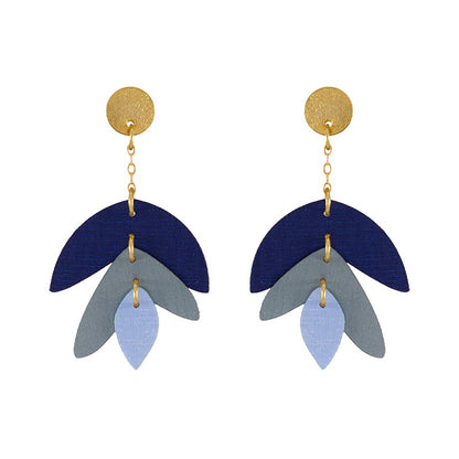 Heliconia-azul-aretes-largos-fondo-blanco