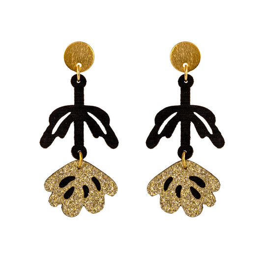 Aretes de flor Galia con acabado artesanal.