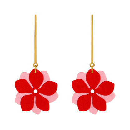 aretes-margara-tubo-flor-textil-rojo-fondo-blanco