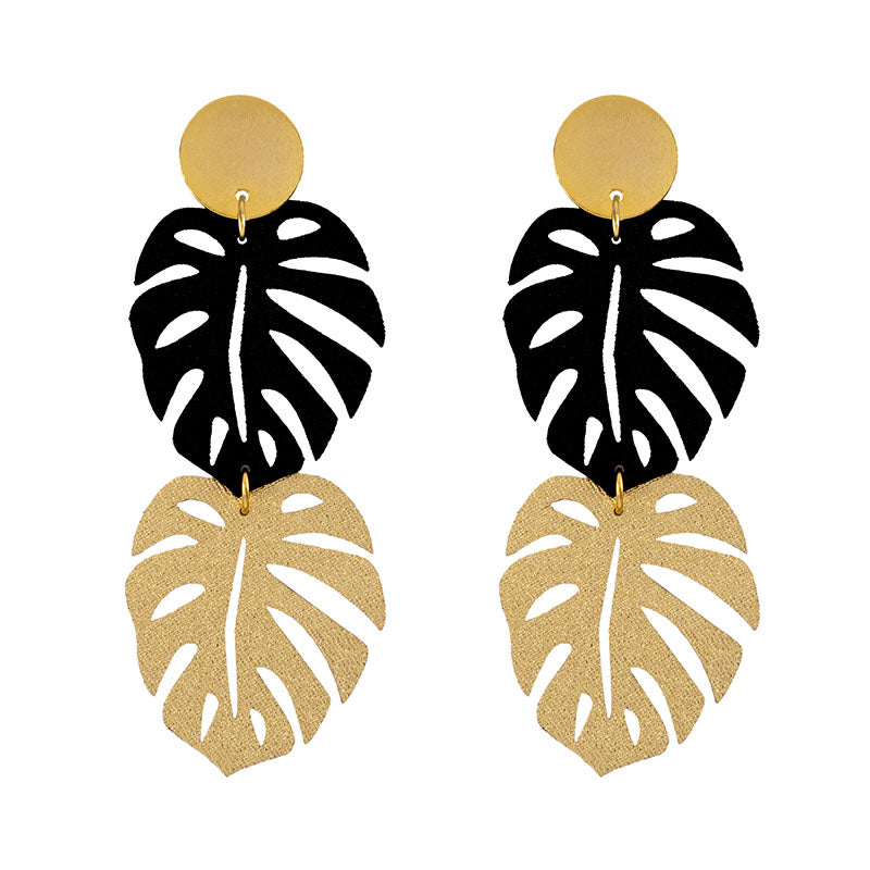 monstera-dorado-negro-aretes-para-mujer-fondo-blanco