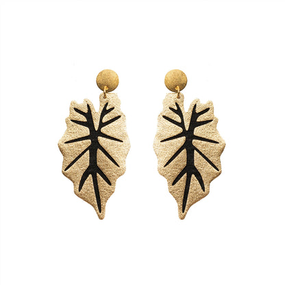 aretes-caladium-dorado-negro-hoja-elefante-minimalina
